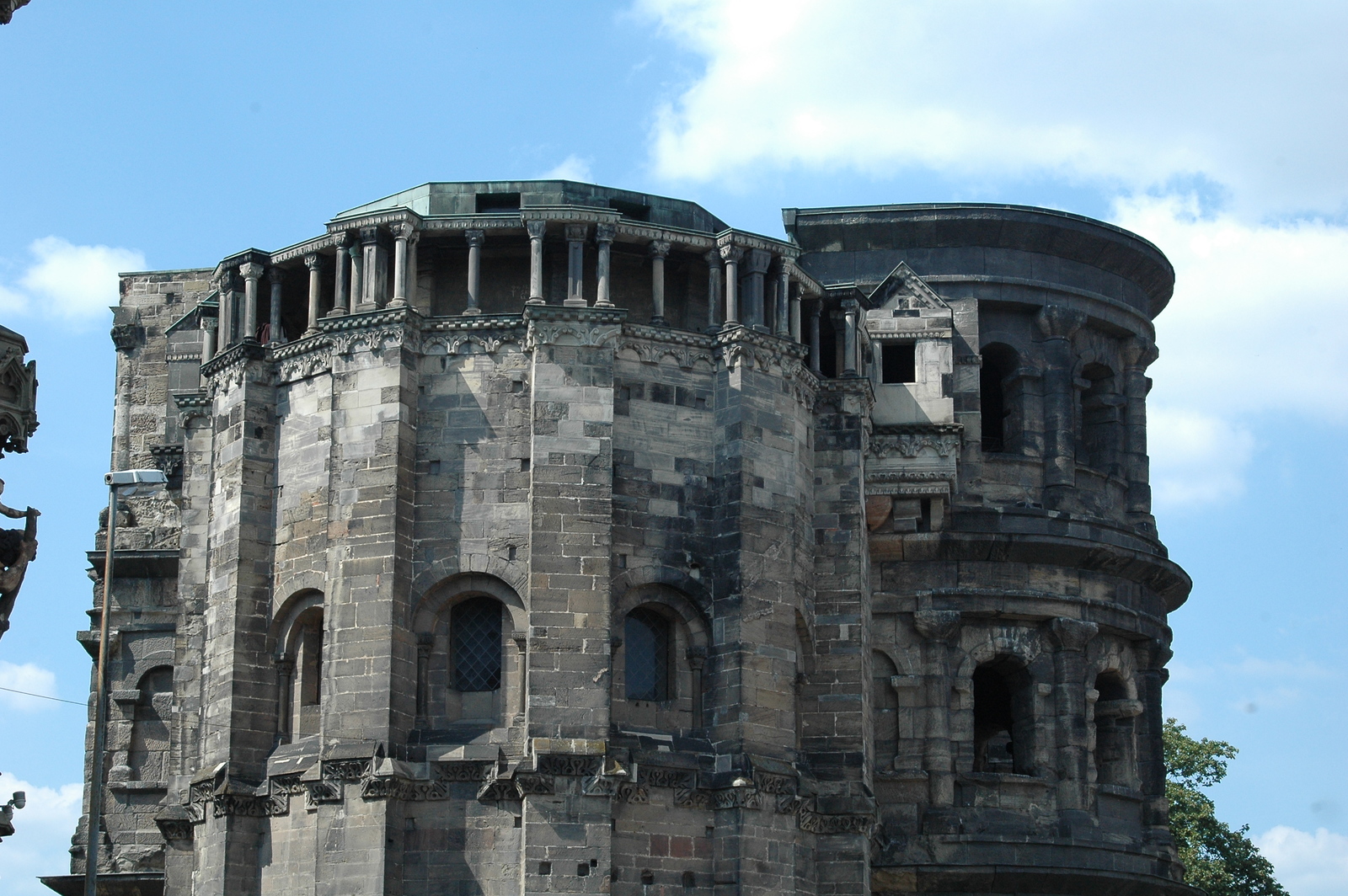 Porta Nigra exterior